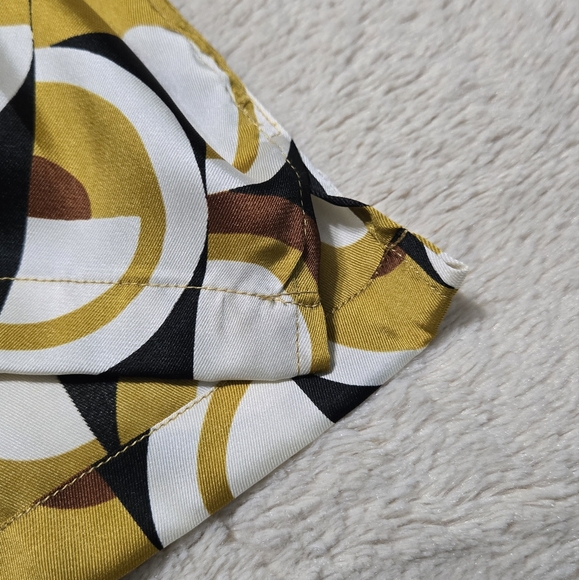 Zara Geometric Satin Soft Print Top, regular fit, Small - Picture 4 of 13